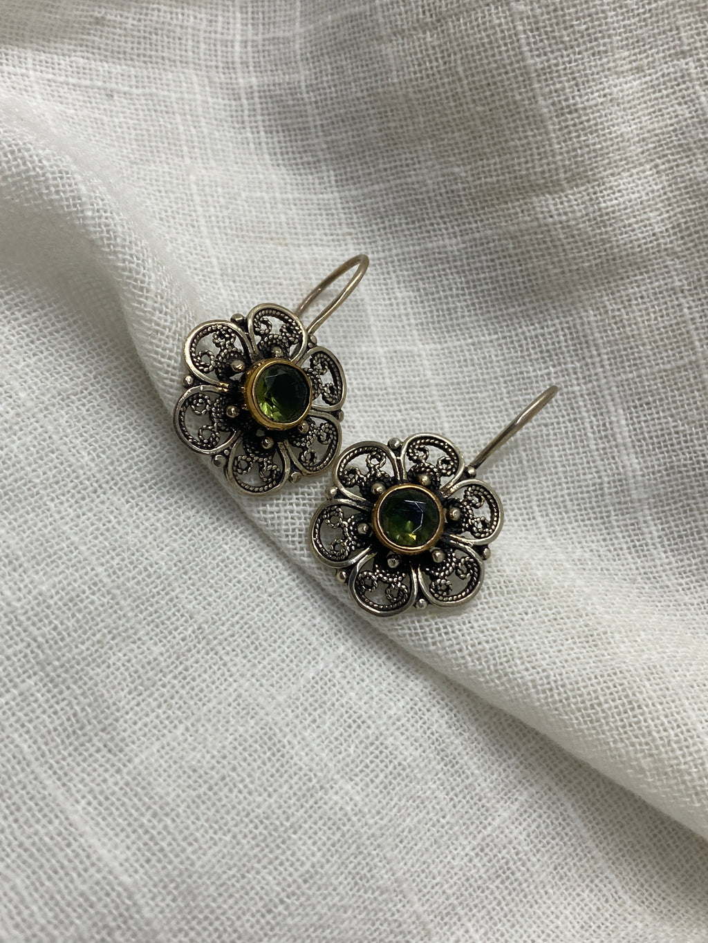 925 Ayar Gümüş Filigree Çiçek Küpe – Zultanit Taşlı