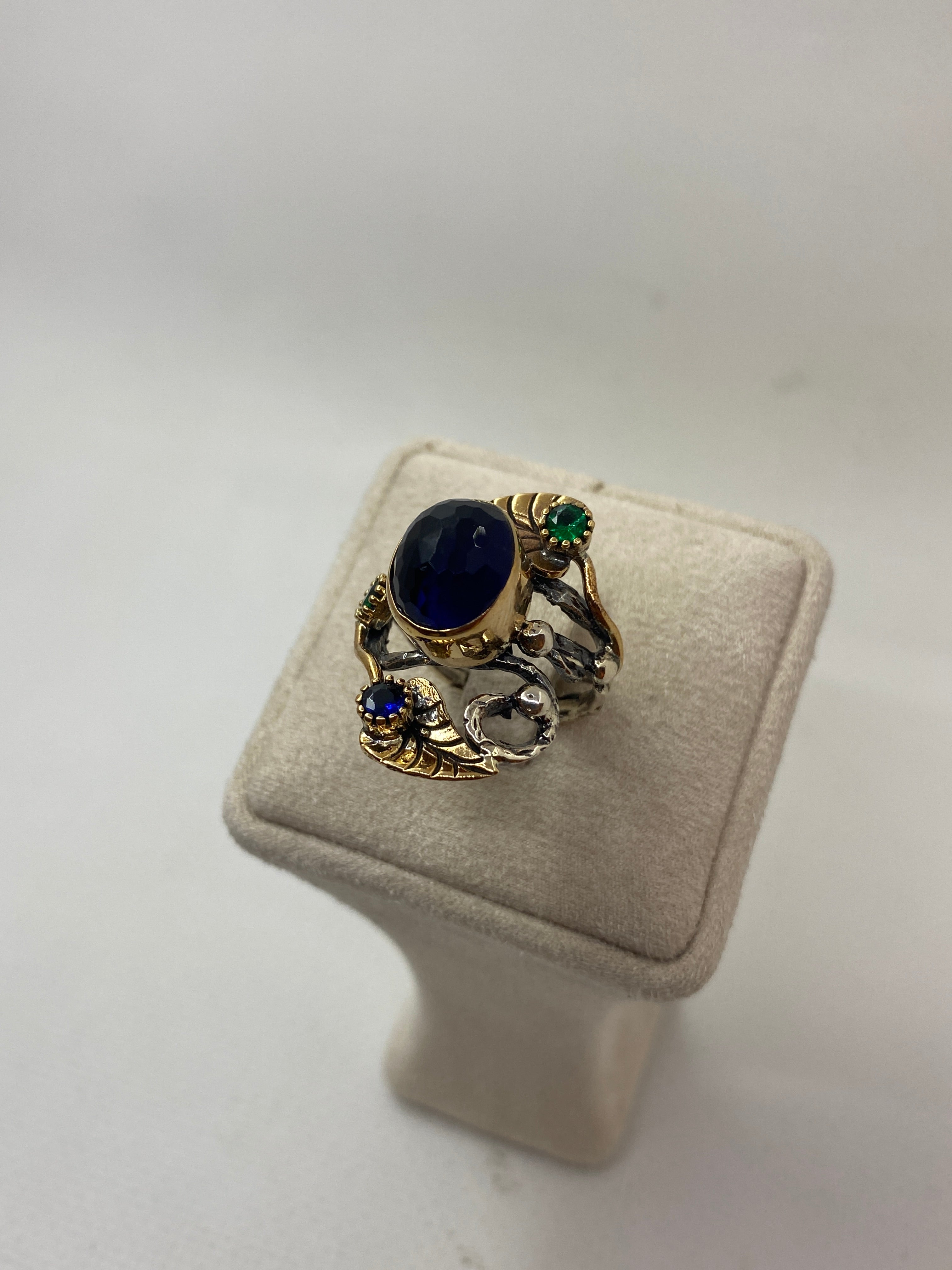 925 Ayar Gümüş Lapis Lazuli, Zümrüt ve Safir Taşlı Yüzük – El İşçiliği Doğal Taş Tasarım