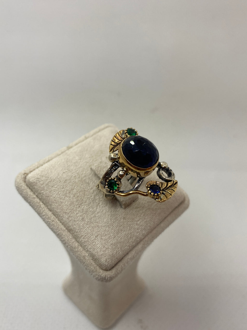 925 Ayar Gümüş Lapis Lazuli, Zümrüt ve Safir Taşlı Yüzük – El İşçiliği Doğal Taş Tasarım