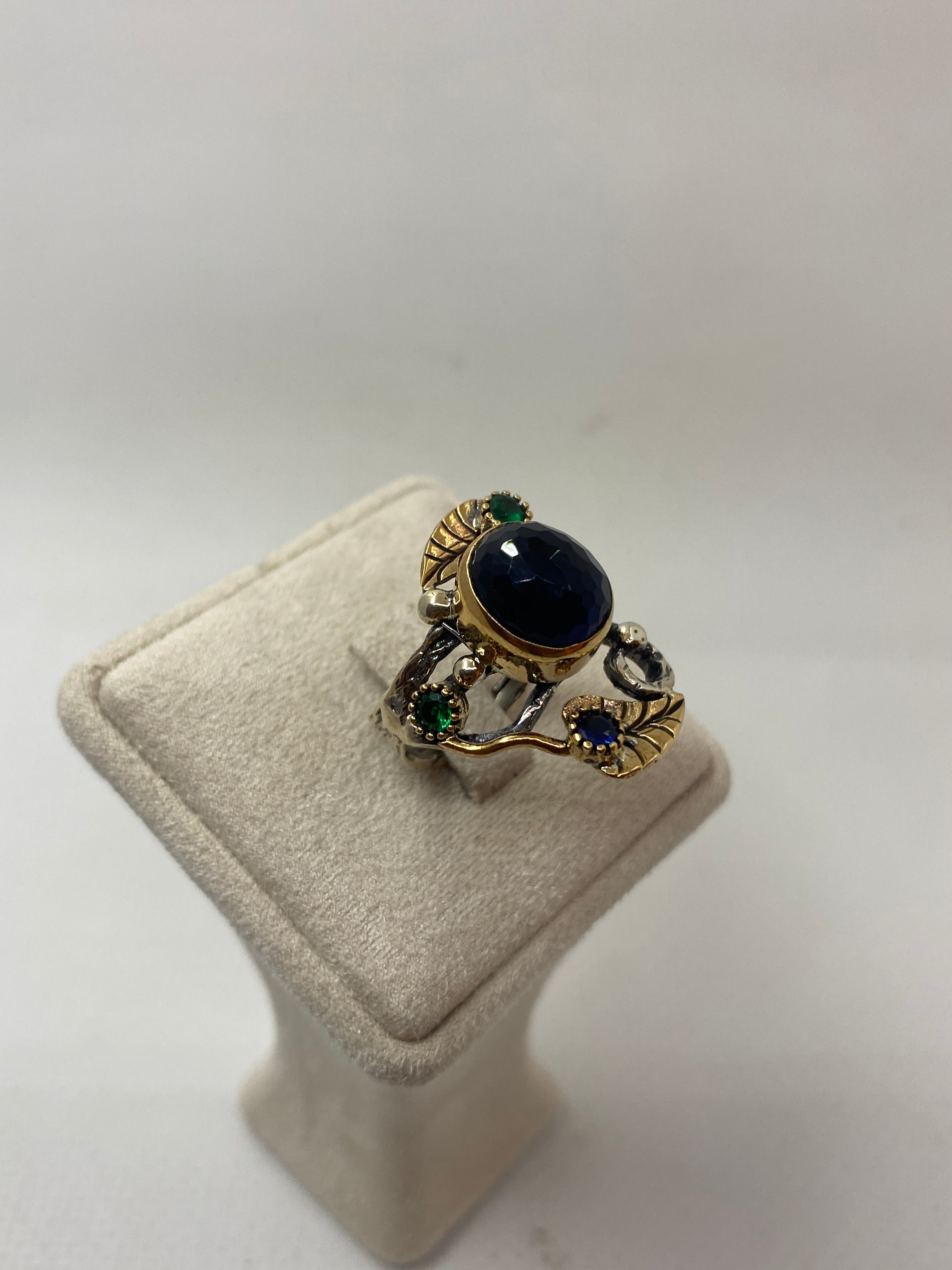 925 Ayar Gümüş Lapis Lazuli, Zümrüt ve Safir Taşlı Yüzük – El İşçiliği Doğal Taş Tasarım